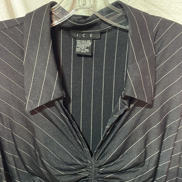 ICE 2x black white stripe adjustable rushing fitted collared top sleeveless euc - Picture 4 of 10